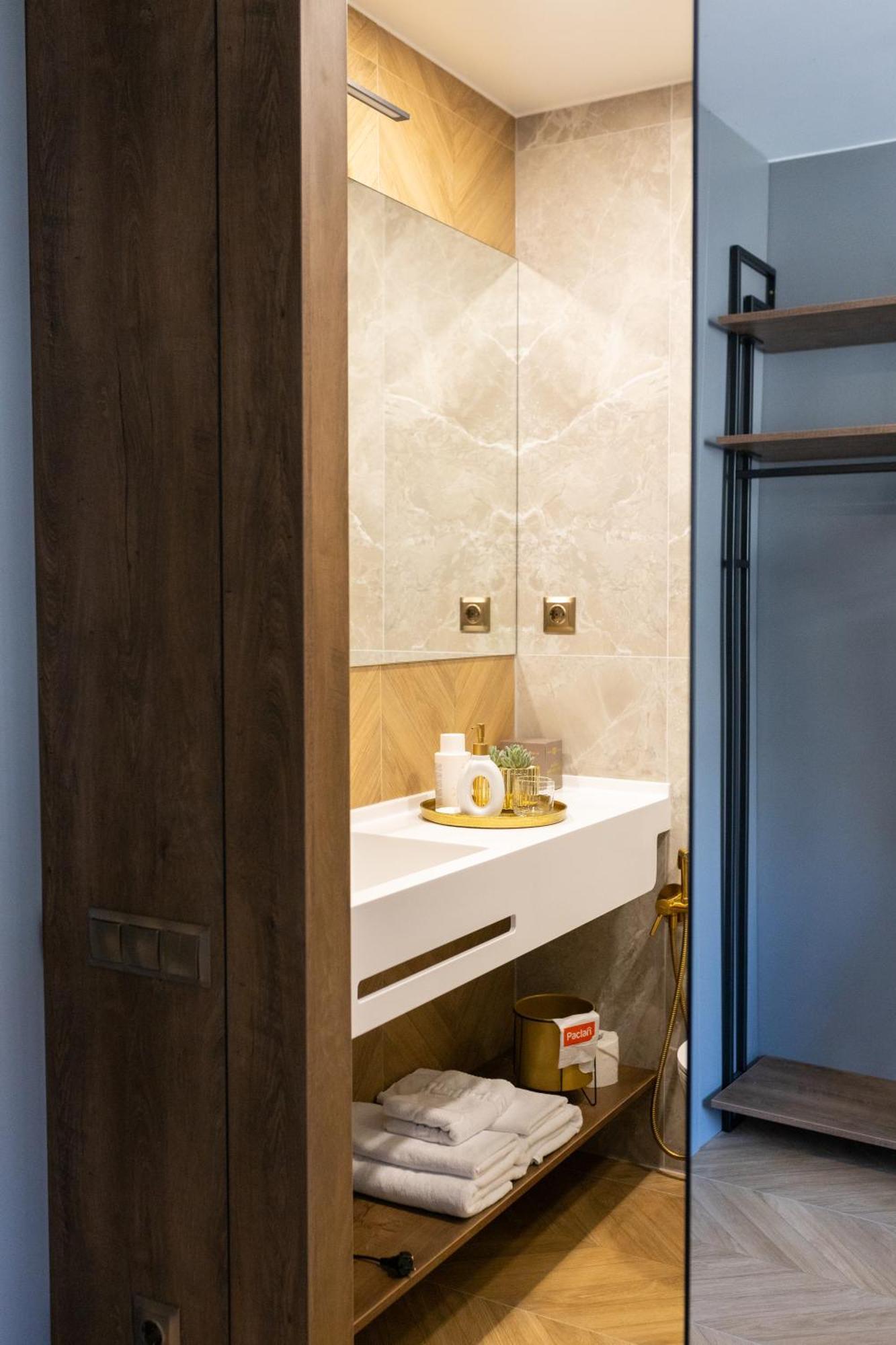 Four Sisters Luxury Rooms In Siauliai Kültér fotó