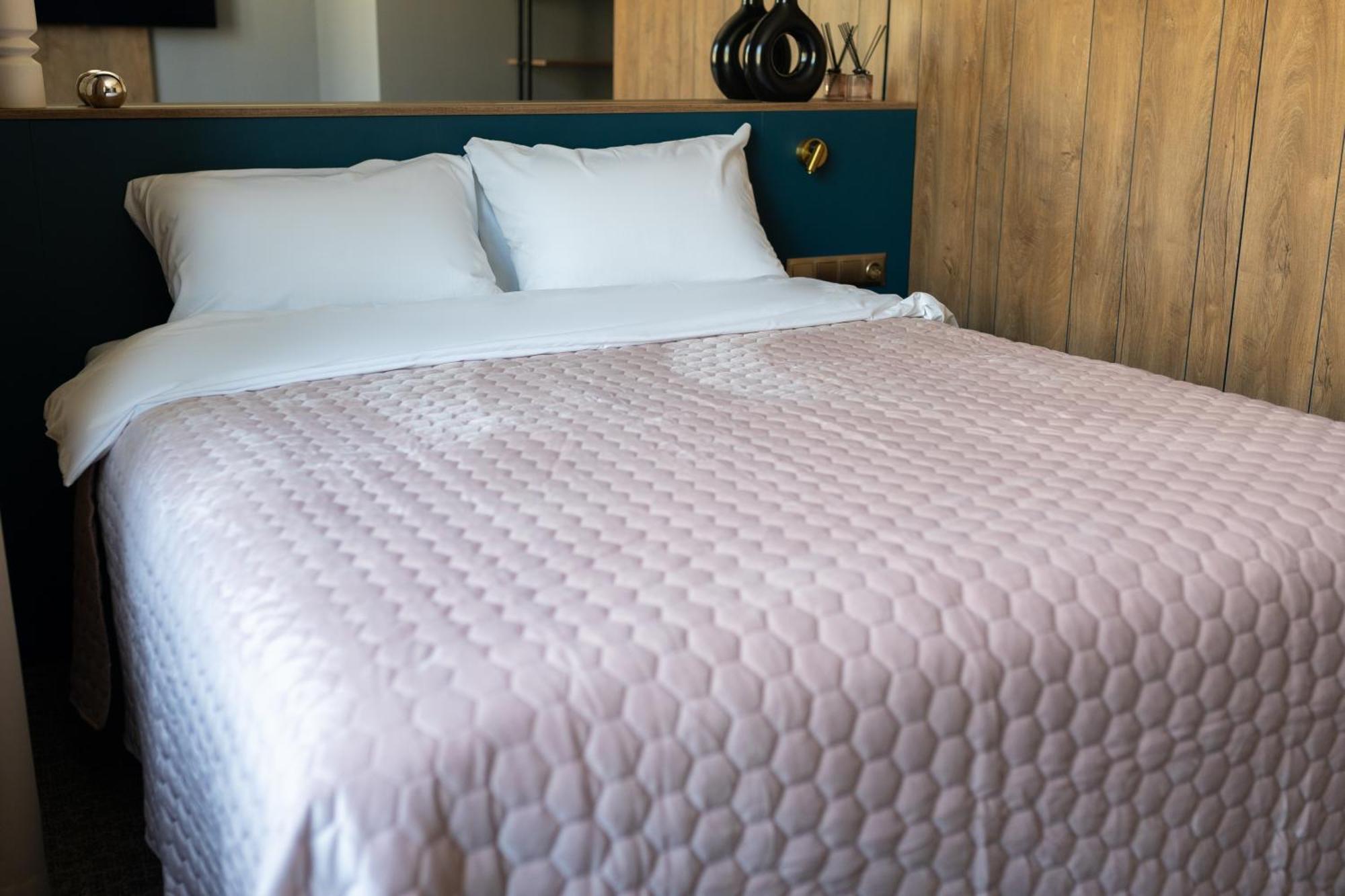 Four Sisters Luxury Rooms In Siauliai Kültér fotó
